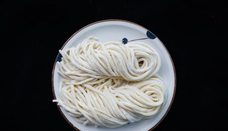 青島?？萍沿桓r面條里的“國際專利”